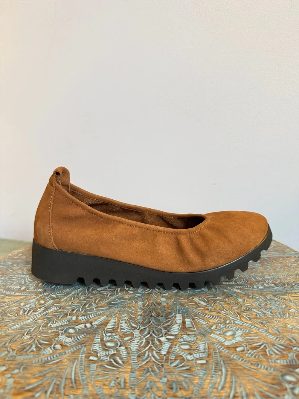 NWOT!  Aetrex Brianna brown suede ballet flat size 36
